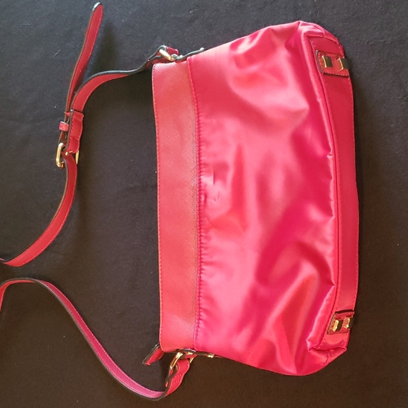 Red bag - Picture 2 of 2